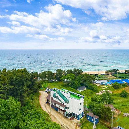 Gangneung Undukmaru Pension ภายนอก รูปภาพ